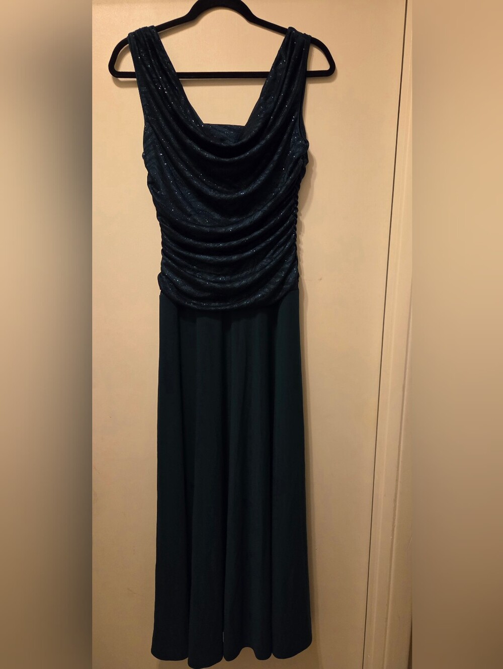 R&M Richards Womens Sleeveless Gown Ruched Glitter Bodice Draped Neckline Sz 8p